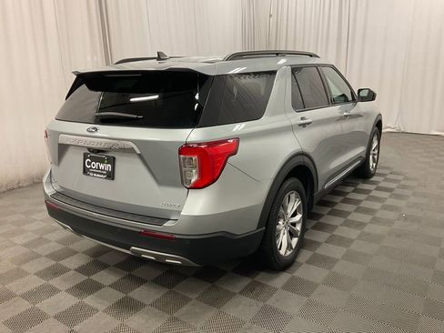 Used 2023 Ford Explorer XLT image 2