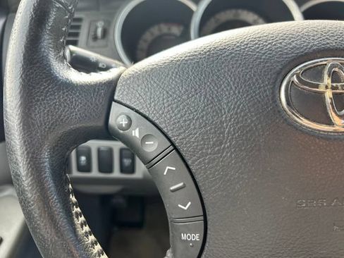 Used 2011 Toyota Tacoma 4x4 Access Cab V6 w/ TRD Sport Pkg image 15