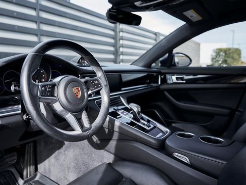 Used 2020 Porsche Panamera 4 image 2