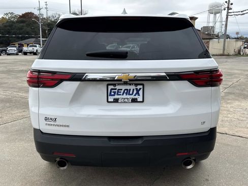 Used 2023 Chevrolet Traverse LT image 10