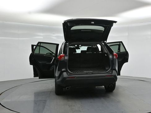 Used 2022 Toyota RAV4 LE AWD/4WD image 33
