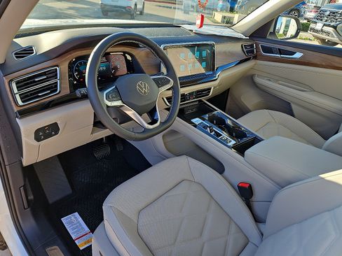 New 2026 Volkswagen Atlas SE image 13