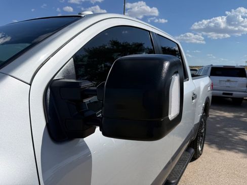 Used 2018 Nissan Titan PRO-4X w/ Pro-4x Utility Package AWD/4WD image 11