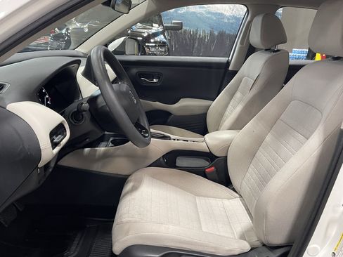 Used 2023 Honda HR-V LX image 11