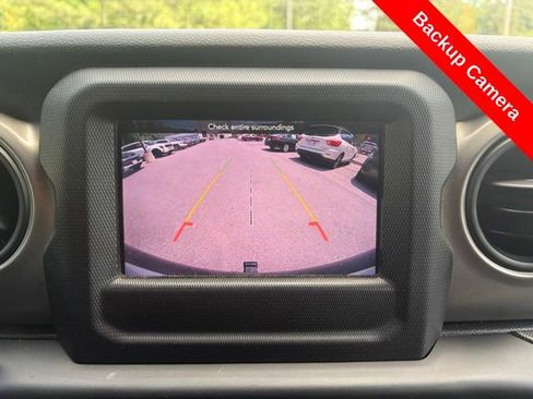 Used 2018 Jeep Wrangler Unlimited Sport S AWD/4WD image 19