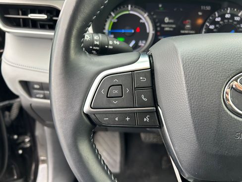 Used 2021 Toyota Highlander XLE image 14