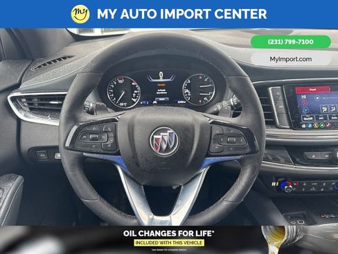 Used 2024 Buick Enclave Premium image 9