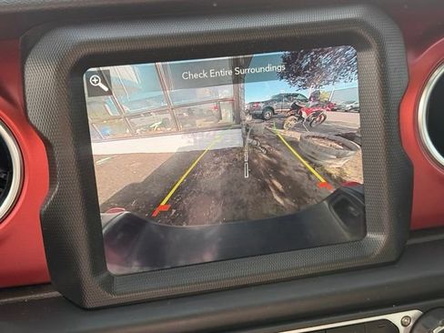Used 2023 Jeep Gladiator Rubicon w/ Trailer Tow Package AWD/4WD image 14