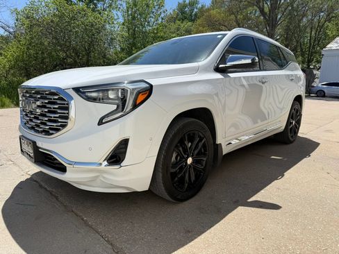 Used 2019 GMC Terrain Denali w/ Advanced Safety Package AWD/4WD image 4