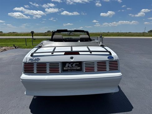 Used 1987 Ford Mustang GT RWD image 11