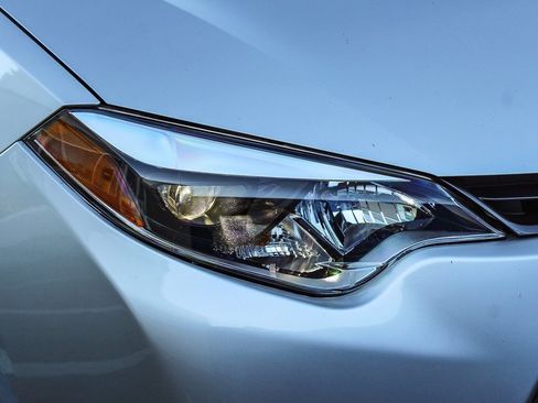 Used 2016 Toyota Corolla L image 10