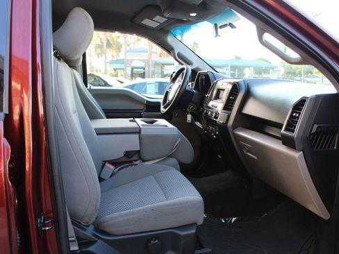 Used 2017 Ford F150 XLT AWD/4WD image 10