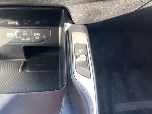 Used 2024 Kia Sorento S image 26