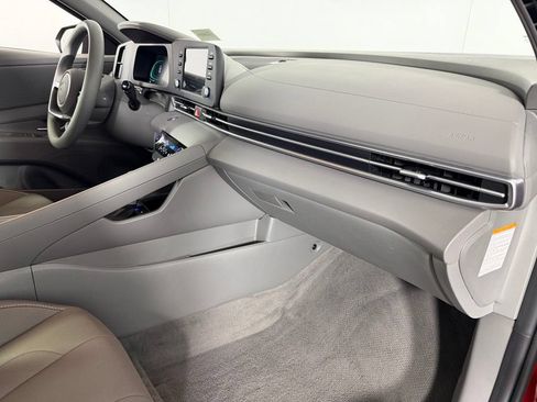 Used 2025 Hyundai Elantra Hybrid FWD image 21