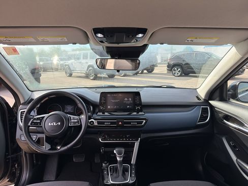 Used 2023 Kia Seltos S AWD/4WD image 27