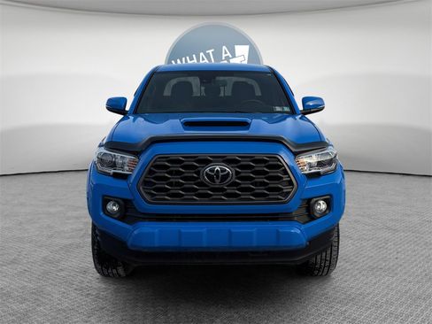 Used 2020 Toyota Tacoma TRD Sport image 9