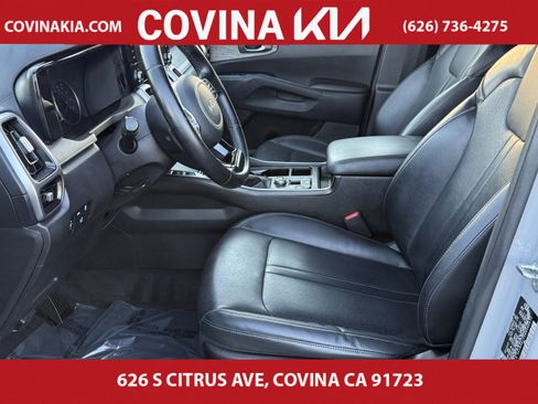 Used 2022 Kia Sorento EX w/ Panoramic Sunroof Package image 14