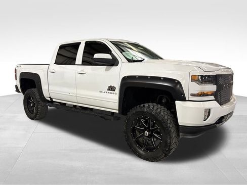 Used 2018 Chevrolet Silverado 1500 LT w/ All Star Edition image 7