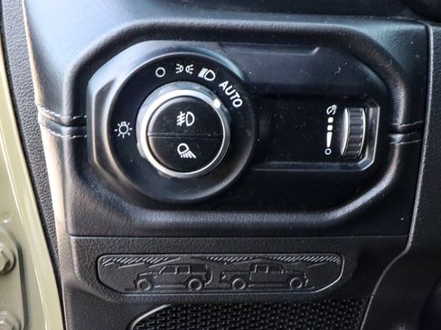 Used 2025 Jeep Gladiator Sport AWD/4WD image 20