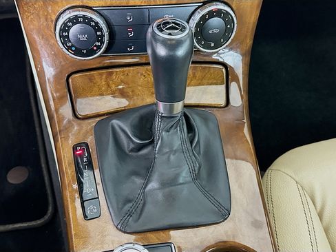 Used 2014 Mercedes-Benz SLK 250 image 22