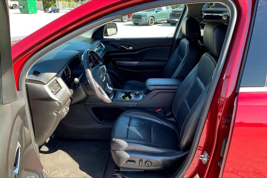 Used 2020 GMC Acadia SLT w/ LPO, Floor Liner Package AWD/4WD image 23