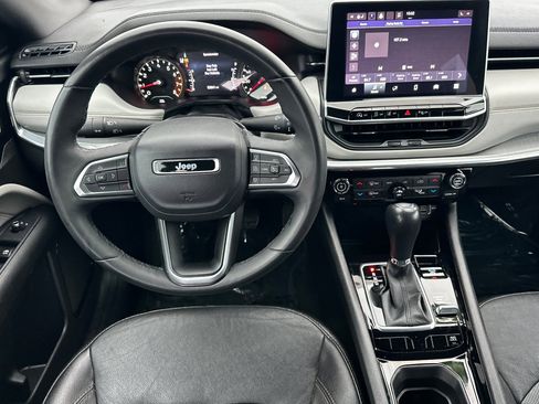 Used 2023 Jeep Compass Limited image 11