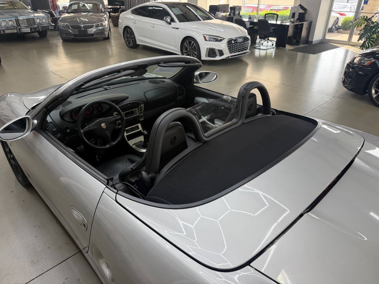 Used 1999 Porsche Boxster RWD image 16