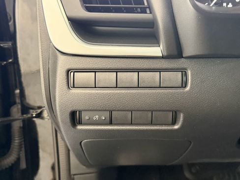 Used 2021 Nissan Rogue S AWD/4WD image 15
