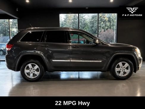 Used 2011 Jeep Grand Cherokee Laredo AWD/4WD image 3