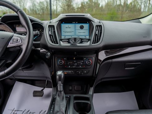 Used 2017 Ford Escape Titanium AWD/4WD image 33