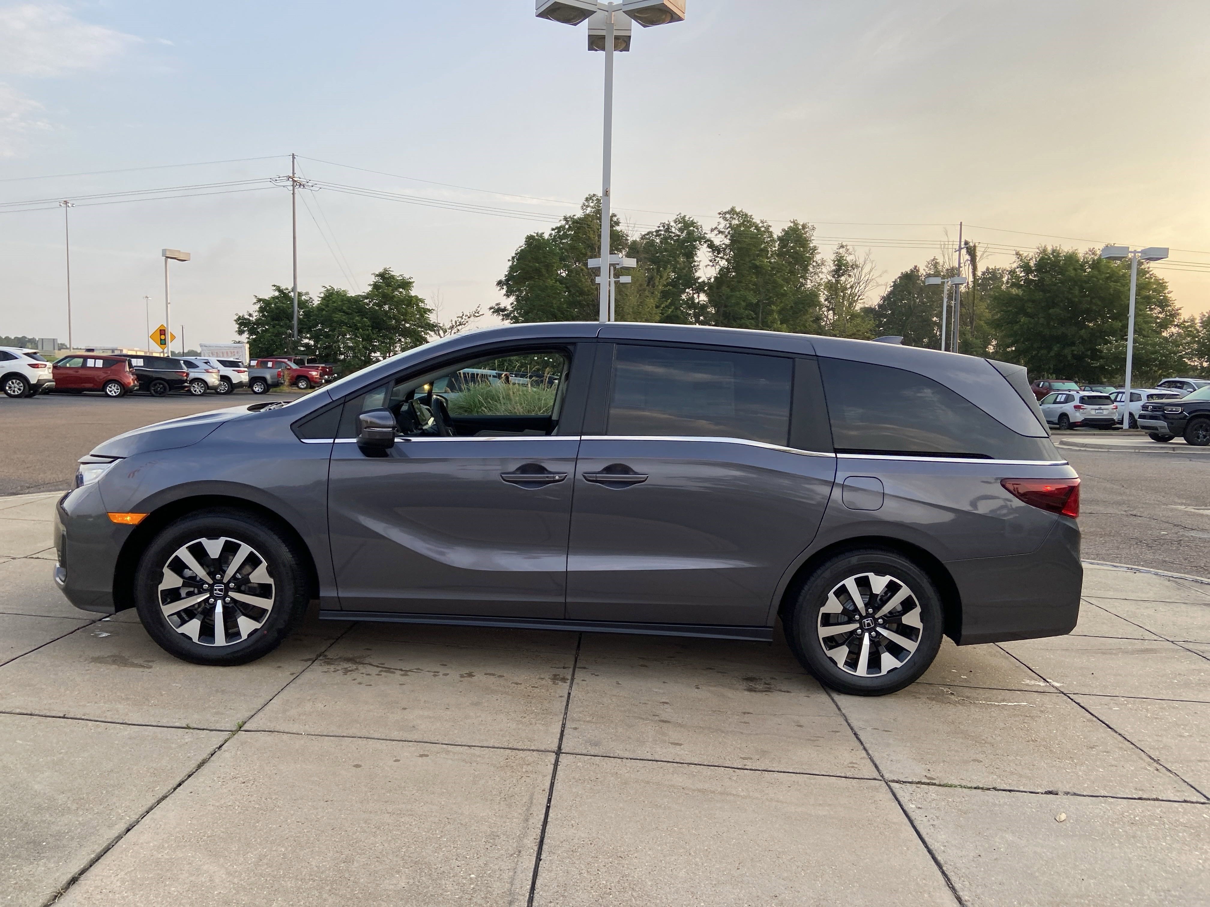 New 2027 Honda Odyssey EX-L image 6