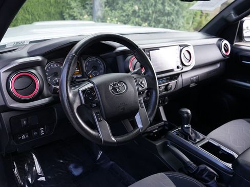 Used 2021 Toyota Tacoma TRD Sport image 18