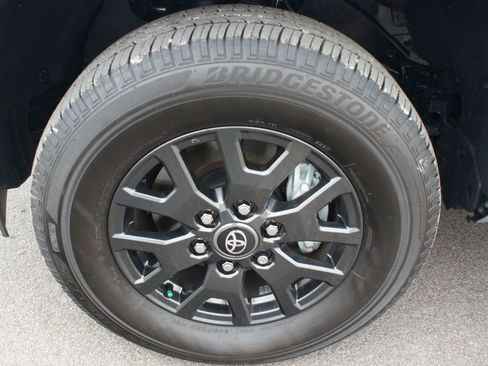 Used 2025 Toyota 4Runner SR5 image 23