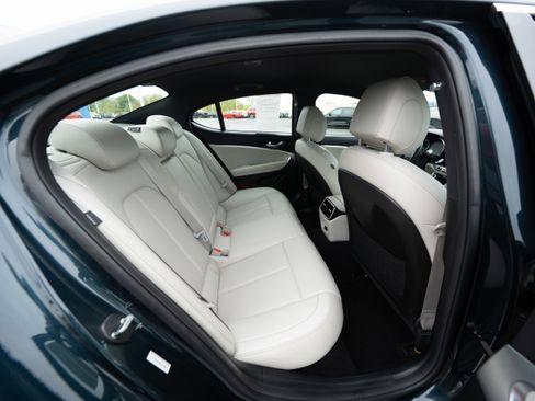 Used 2025 Genesis G70 2.5T RWD image 24