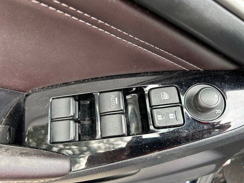 Used 2018 MAZDA MAZDA3 Touring image 17