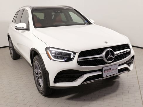 Used 2022 Mercedes-Benz GLC 300 4MATIC image 5