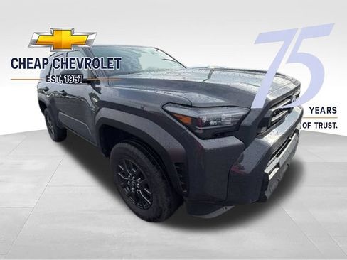 Used 2025 Toyota 4Runner SR5 AWD/4WD image 8