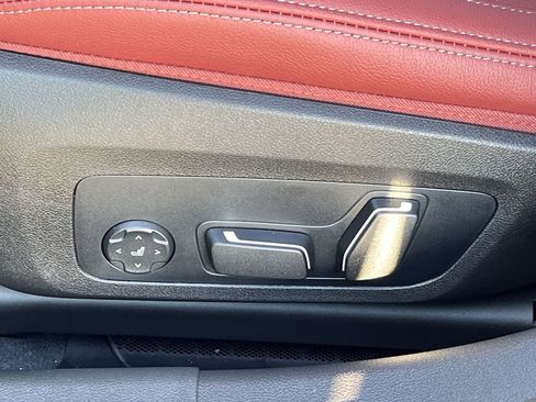 New 2026 BMW 330i xDrive Sedan w/ Convenience Package image 12