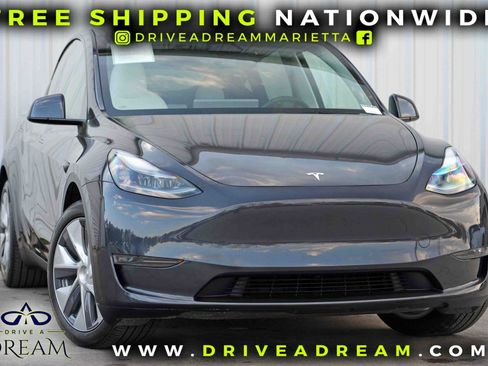 Used 2024 Tesla Model Y Long Range AWD/4WD image 2