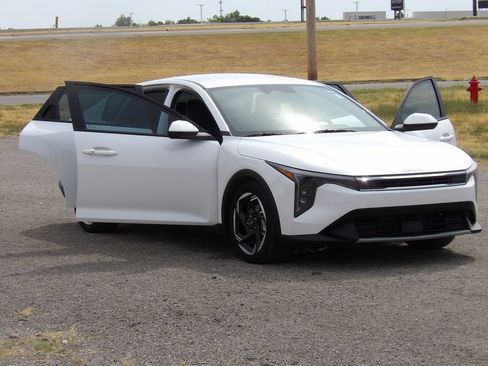 Certified 2025 Kia K4 EX FWD image 27