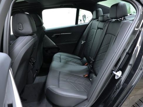 Used 2025 BMW i5 xDrive40 w/ Premium Package AWD/4WD image 23