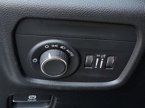 Used 2021 Jeep Grand Cherokee L Laredo w/ Luxury Tech Group I image 24