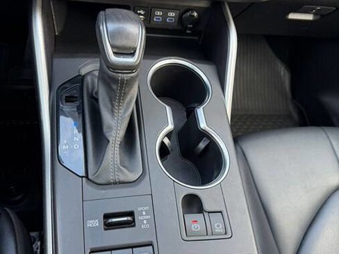 Used 2022 Toyota Highlander XLE image 39