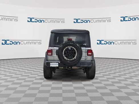 Used 2018 Jeep Wrangler Unlimited Sport S AWD/4WD image 7
