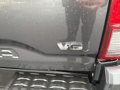 Certified 2018 Toyota Tacoma TRD Sport image 10