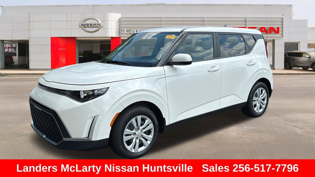Used 2025 Kia Soul LX FWD image 9