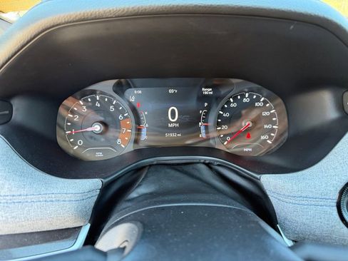 Used 2024 Jeep Compass Latitude image 8