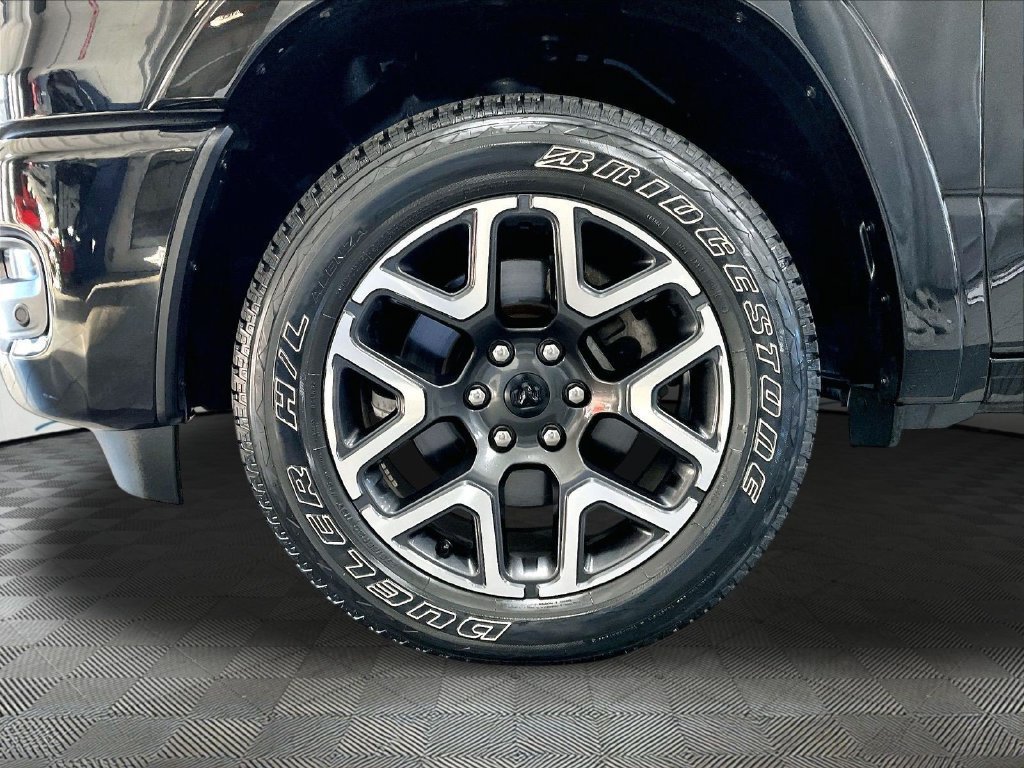 Used 2025 RAM 1500 Laramie w/ Sport Appearance Package AWD/4WD image 7