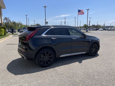 Used 2019 Cadillac XT4 Premium Luxury AWD/4WD image 4