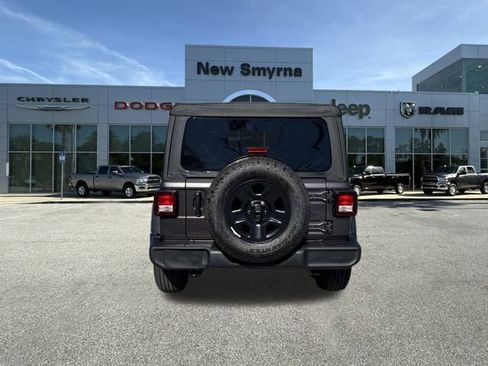 Used 2025 Jeep Wrangler Sport image 5